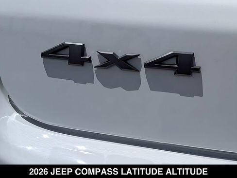 Used 2026 Jeep Compass Latitude AWD/4WD image 6