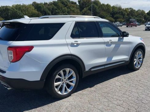 Used 2022 Ford Explorer Platinum w/ Equipment Group 601A image 2