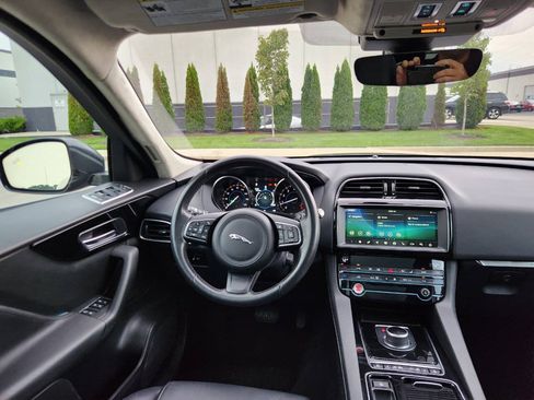 Used 2020 Jaguar F-PACE Premium AWD/4WD image 14