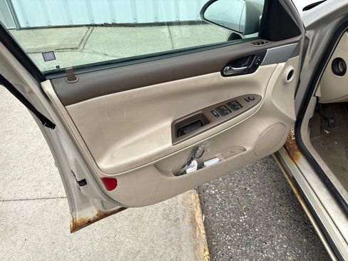 Used 2008 Chevrolet Impala LT w/ Luxury Edition Package FWD image 11