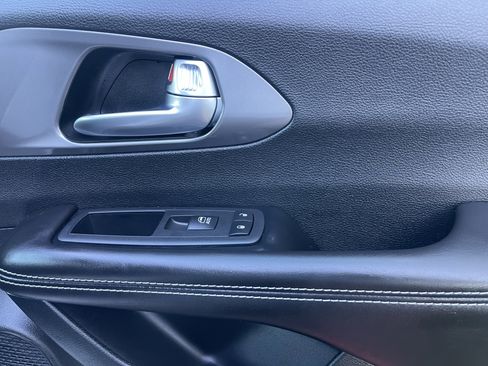 New 2026 Chrysler Pacifica Select image 30