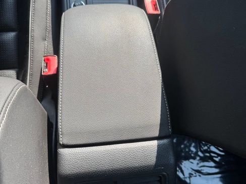 Used 2019 Volkswagen Golf R 4-Door AWD/4WD image 14