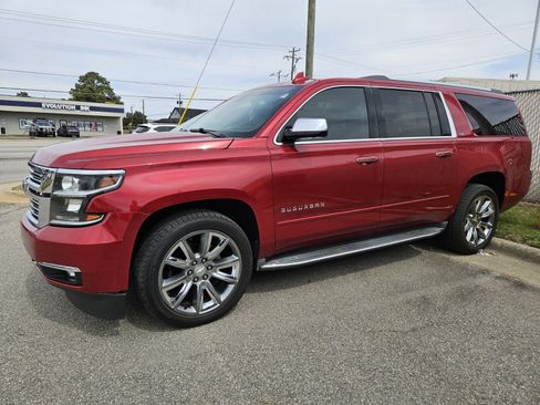 Used 2015 Chevrolet Suburban LTZ image 8