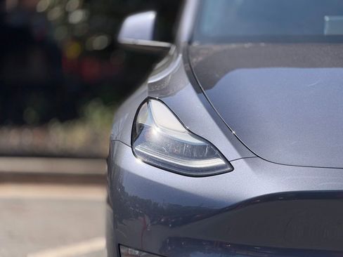 Used 2022 Tesla Model Y Performance image 4