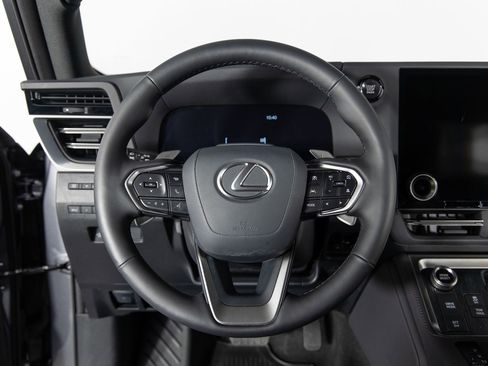 Used 2025 Lexus GX 550 image 31