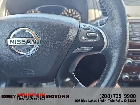 Used 2018 Nissan Pathfinder Platinum FWD image 18