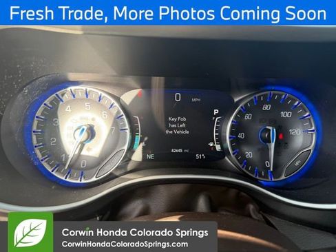 Used 2021 Chrysler Pacifica Touring-L image 12