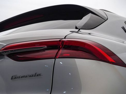 Certified 2025 Maserati Grecale Modena AWD/4WD image 13