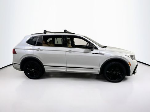 Used 2022 Volkswagen Tiguan SE R-Line image 4