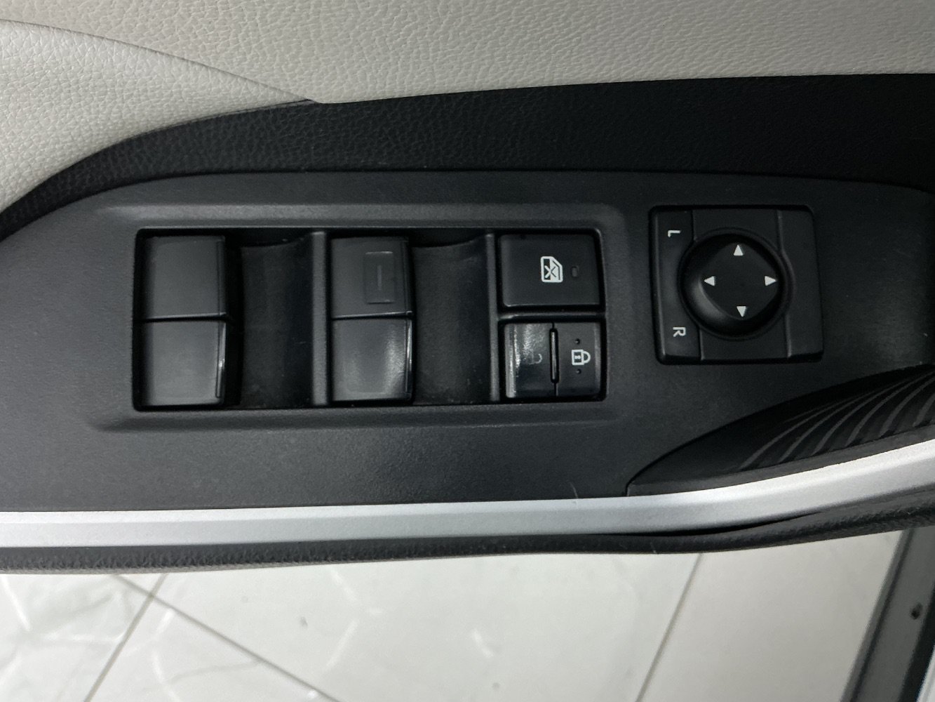 Used 2020 Toyota RAV4 XLE FWD image 37