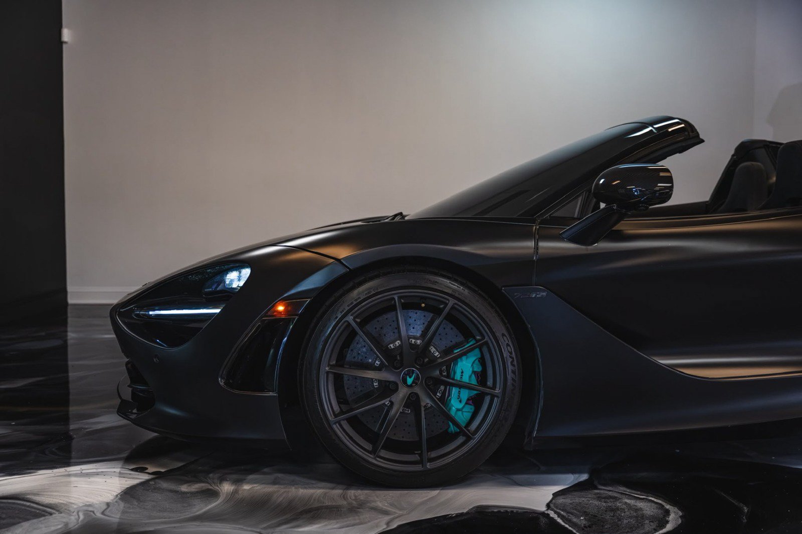 Used 2020 McLaren 720S Performance RWD image 11