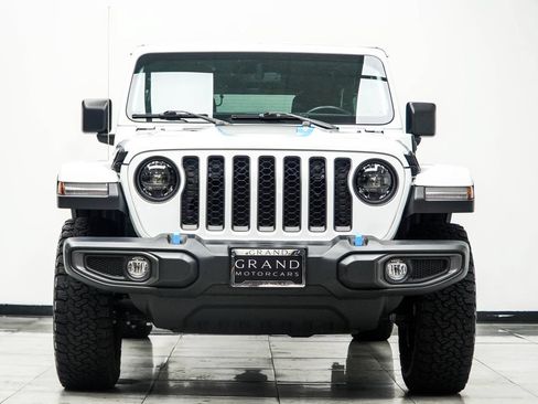 Used 2023 Jeep Wrangler Unlimited Rubicon 4xe w/ Cold Weather Group AWD/4WD image 8