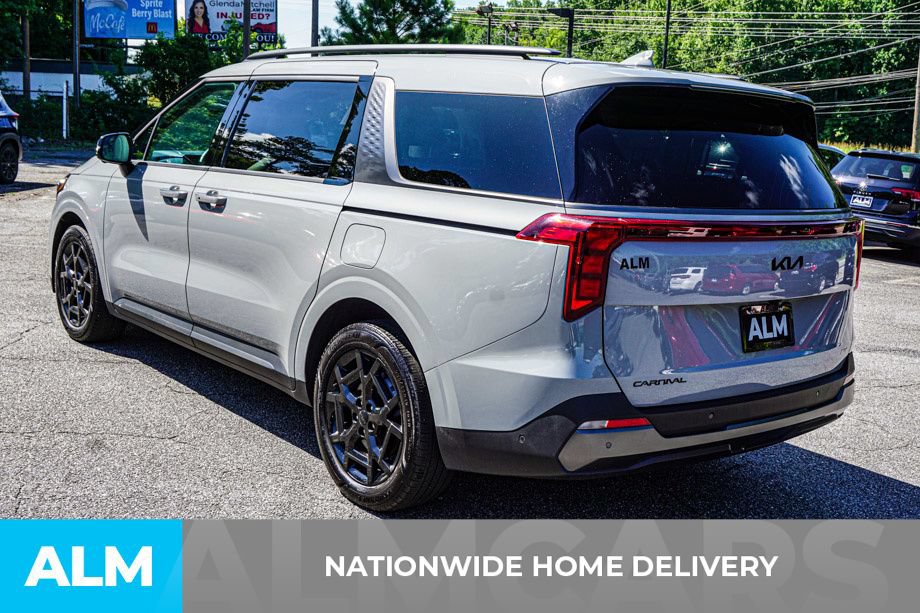 Used 2025 Kia Carnival SX w/ SX Dark Edition Package FWD image 4