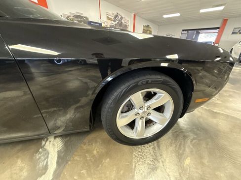 Used 2009 Dodge Challenger R/T RWD image 10