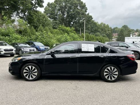 Used 2017 Honda Accord EX-L image 2