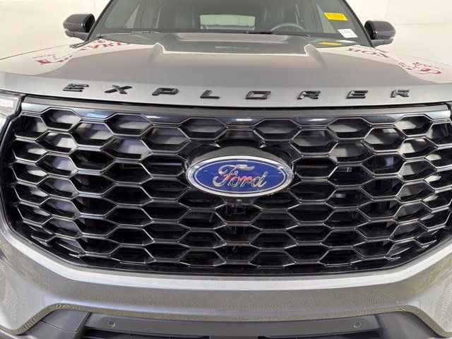 Used 2025 Ford Explorer ST-Line w/ Premium Package RWD image 5