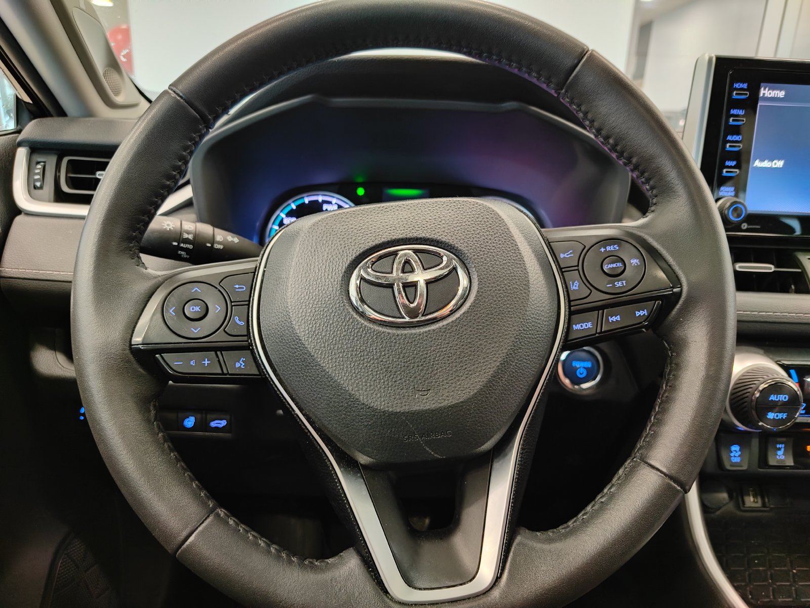 Used 2021 Toyota RAV4 XLE Premium AWD/4WD image 15