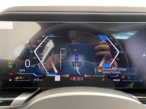 New 2026 BMW 750e xDrive w/ Premium Package image 20