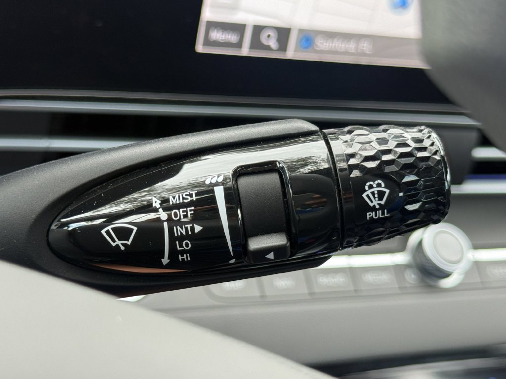 Used 2024 Hyundai Elantra SEL FWD image 26