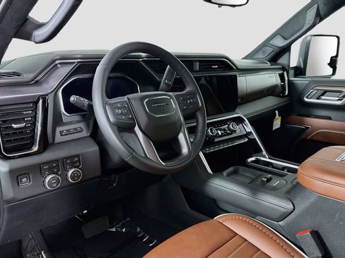 New 2026 GMC Sierra 3500 Denali Ultimate w/ LPO, Black Badging Package AWD/4WD image 9