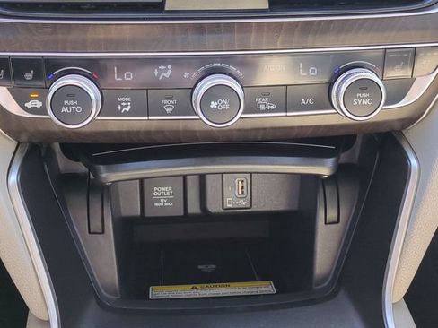 Used 2019 Honda Accord Touring image 24