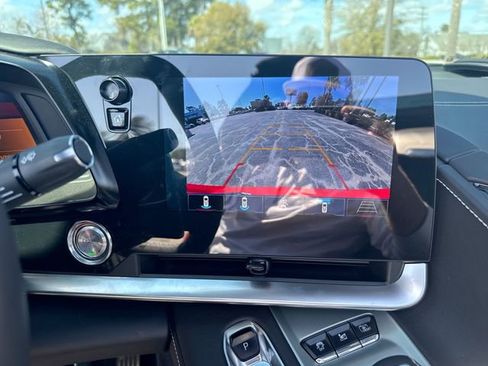 Used 2025 Chevrolet Corvette Stingray Premium Conv w/ Z51 Performance Package image 17