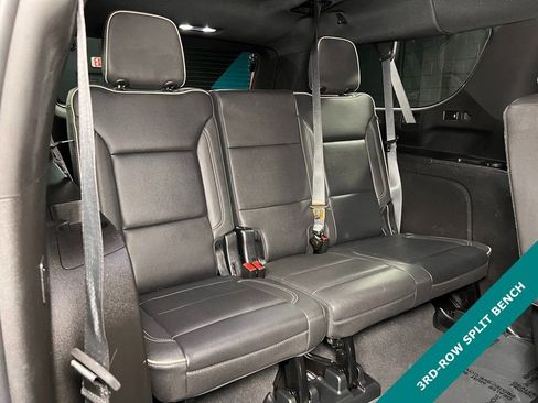 Used 2023 Chevrolet Suburban Premier image 15