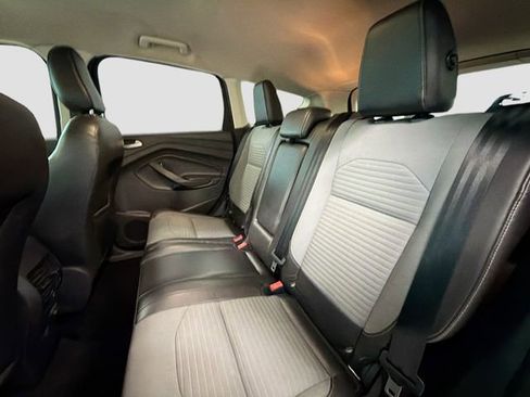 Used 2018 Ford Escape SE w/ SE Sport Appearance Package image 19