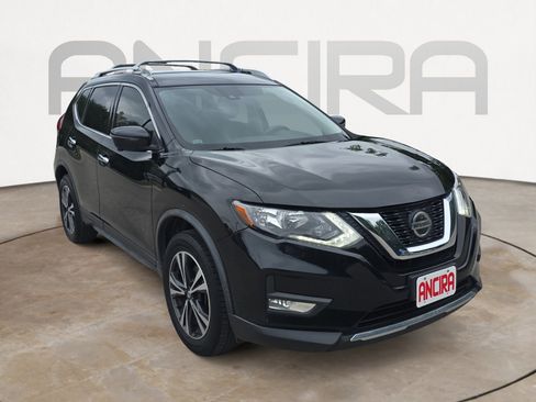 Used 2019 Nissan Rogue SV w/ Premium Package image 4