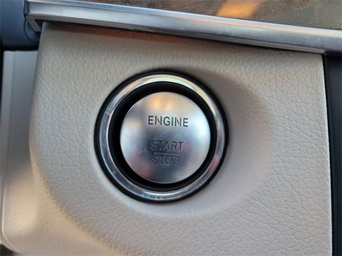 Used 2015 Mercedes-Benz E 350 4MATIC Sedan image 20