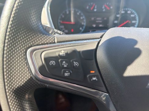 Used 2020 Chevrolet Equinox LS w/ LS Convenience Package image 11