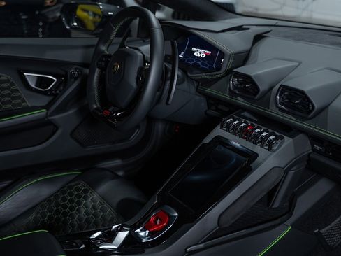 Used 2020 Lamborghini Huracan EVO image 54