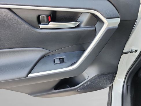 Used 2021 Toyota RAV4 XLE FWD image 22