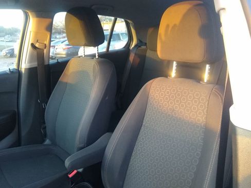 Used 2018 Chevrolet Trax LS image 10