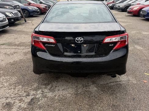 Used 2013 Toyota Camry SE FWD image 3