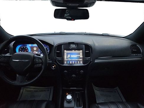 Used 2018 Chrysler 300 S image 28
