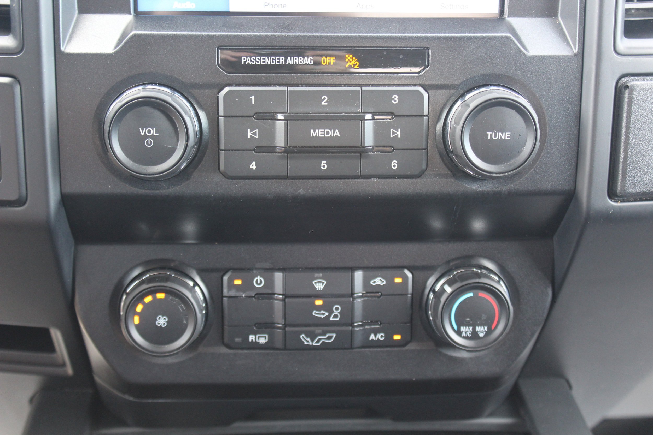 Used 2019 Ford F150 XL w/ Equipment Group 101A Mid AWD/4WD image 12