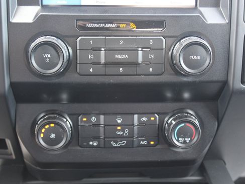 Used 2019 Ford F150 XL w/ Equipment Group 101A Mid AWD/4WD image 12
