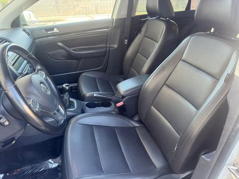 Used 2010 Volkswagen Jetta TDI image 12