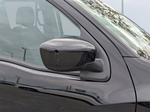 Used 2024 Nissan Frontier SV w/ Hardbody Edition image 17