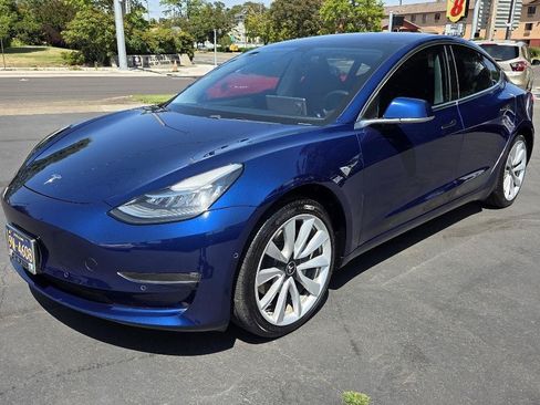 Used 2018 Tesla Model 3 Long Range RWD image 2