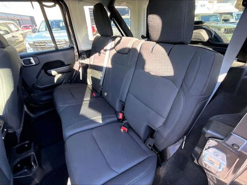 Used 2022 Jeep Wrangler Unlimited Sport S image 25