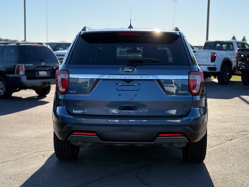 Used 2019 Ford Explorer XLT w/ Equipment Group 202A AWD/4WD image 43