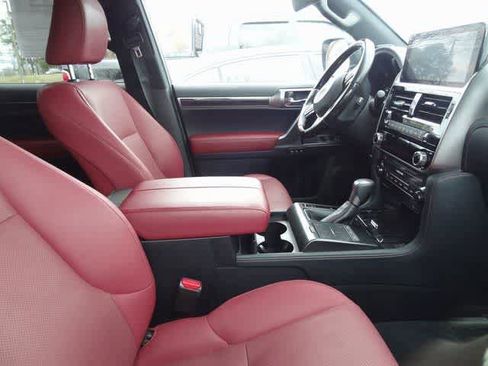 Used 2023 Lexus GX 460 Premium w/ Premium Package image 12