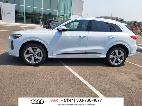 Used 2025 Audi Q5 Premium w/ Premium Plus AWD/4WD image 2