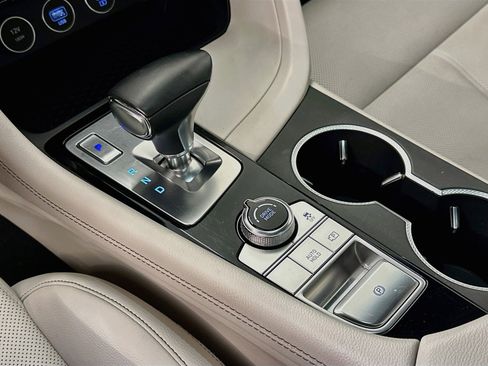 Used 2025 Genesis G70 2.5T AWD/4WD image 25