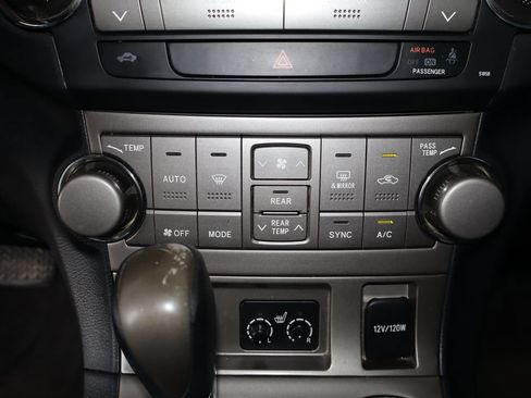 Used 2010 Toyota Highlander SE AWD/4WD image 27
