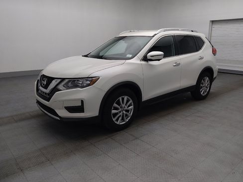 Used 2017 Nissan Rogue SV w/ SV Premium Package FWD image 2