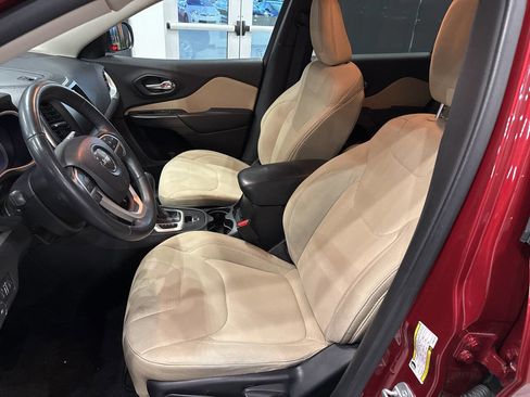 Used 2015 Jeep Cherokee Latitude image 16