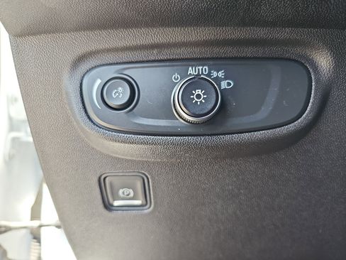 Used 2024 GMC Terrain SLE AWD/4WD image 28